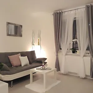 Anastasia-apartment & Garage Apartament Wiedeń